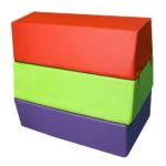 Plinton Desmontable Piramidal De Espuma -Tres Piezas- 100 X 60 X 90 Cm