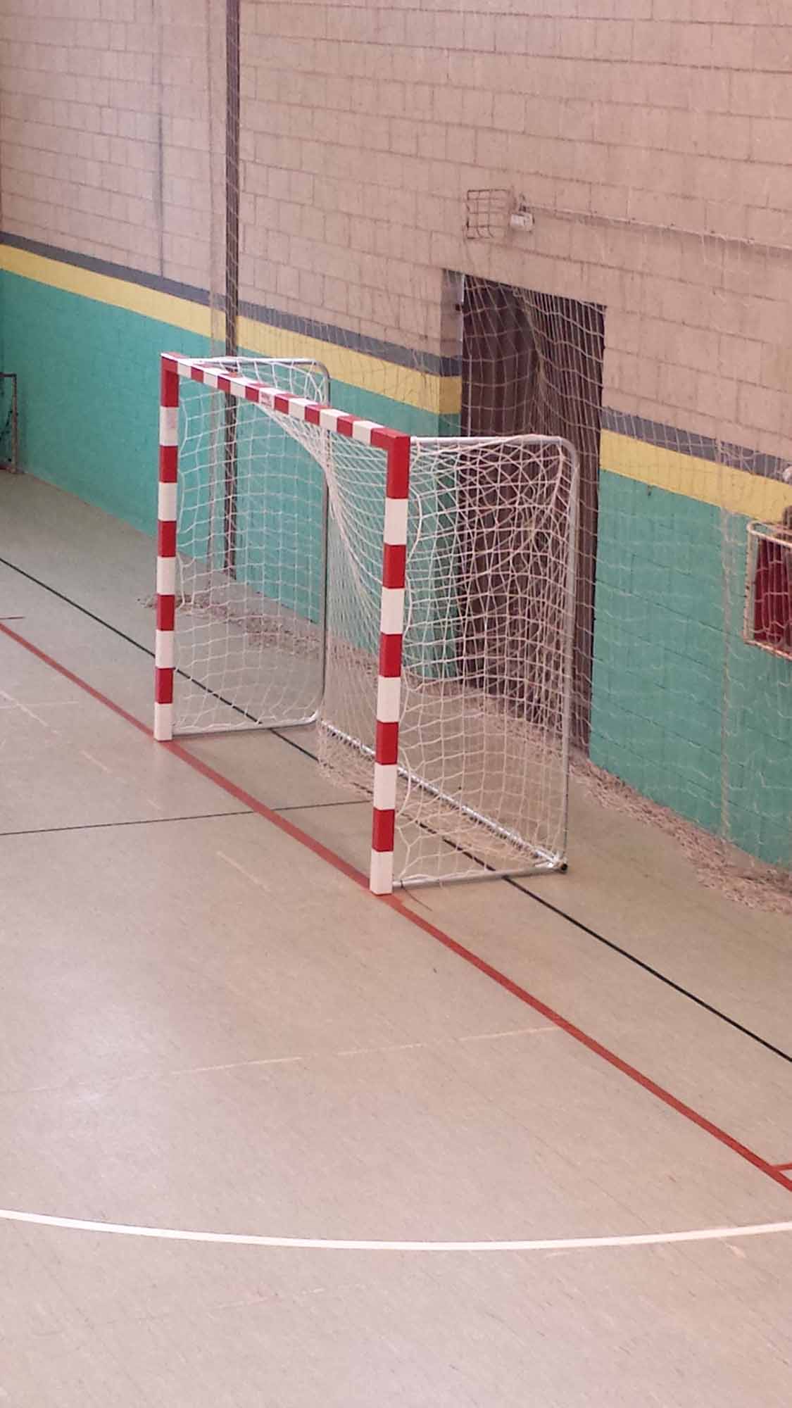 juego porterias futbol sala/balonmano (2 unidades), metalicas, trasladables, base de tubo redondo 80×80 mm.
