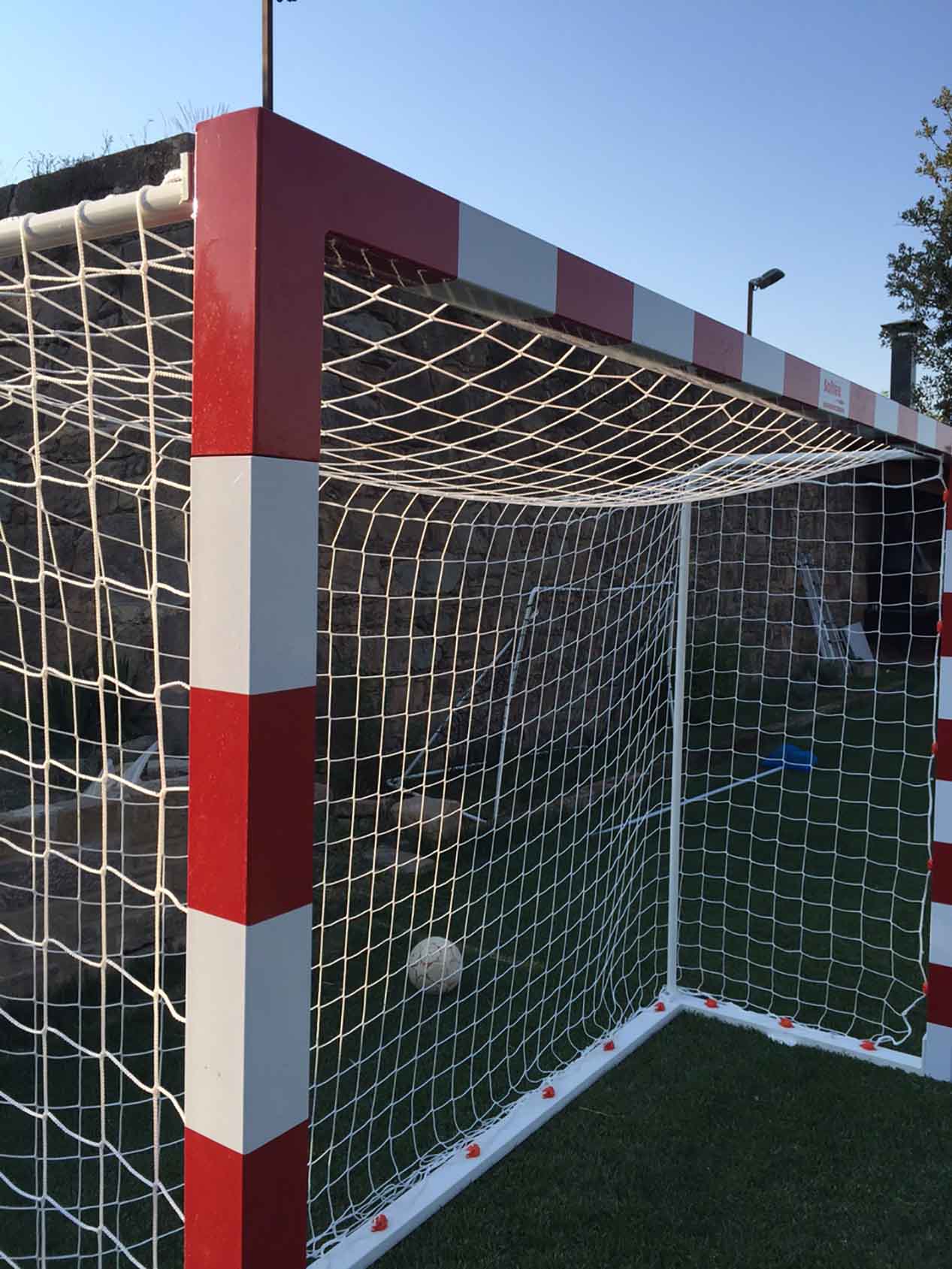 juego porterias futbol sala/balonmano (2 unidades), trasladables, metalicas, 80x80mm, con base 80x40mm. juego porterias futbol sala/balonmano (2 unidades), trasladables, metalicas, 80x80mm, con base 80x40mm.