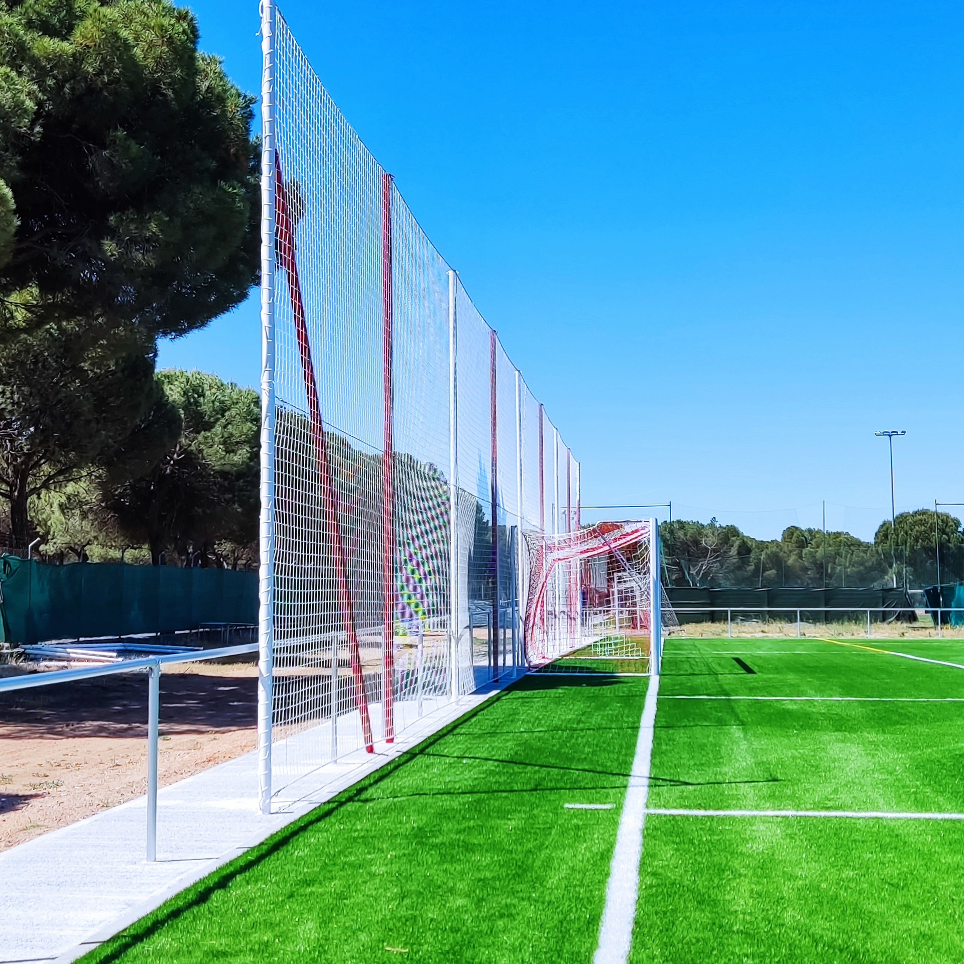 poste refuerzo metálico para red protección sin botes 3