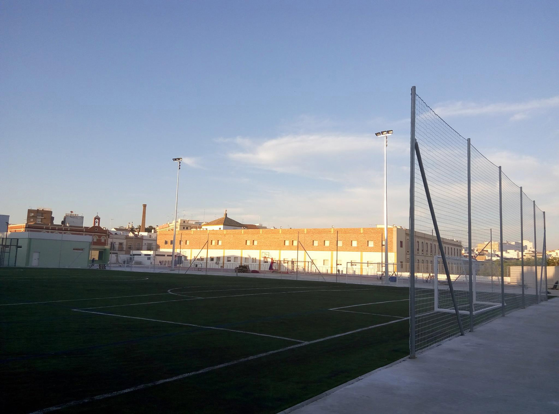 poste refuerzo metalico galvanizado 6 mts para red proteccion sin botes