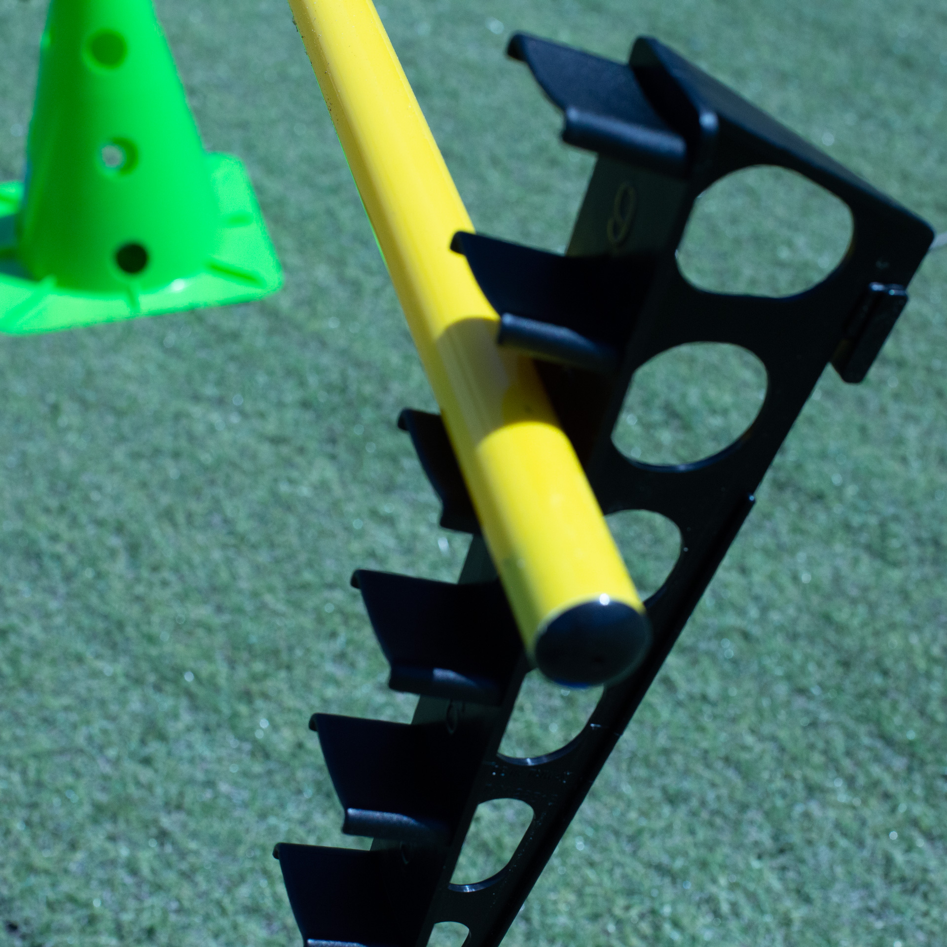 regla con acople para cono de 32, 40 y 50 cm con soporte para pica y aro