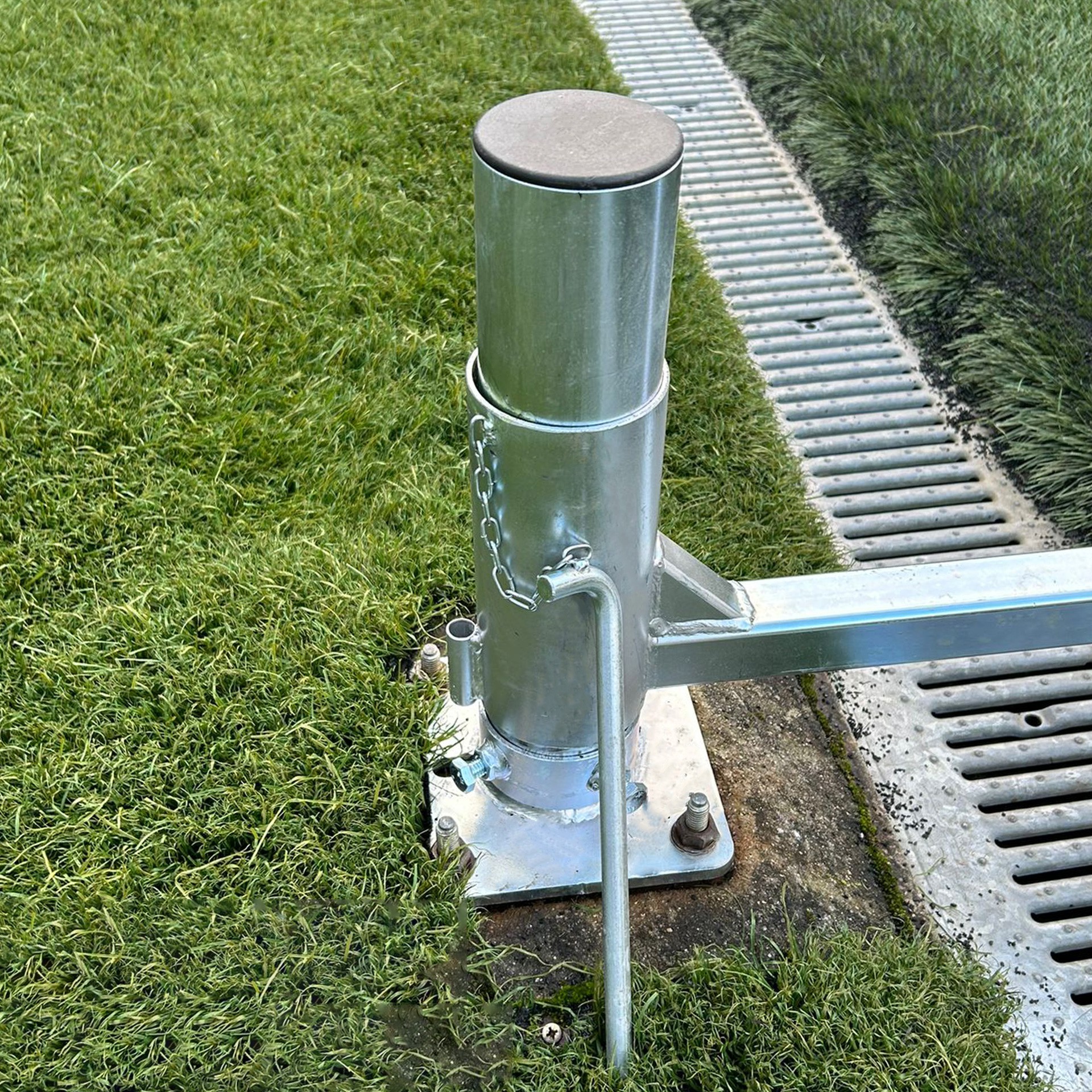 Juego Porterias Aluminio Futbol 7 90 Mm Abatibles Con Arquillos Cincados - Imagen 5