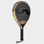 Vista frontal girada de la pala de pádel Varlion LW Carbon Goldblack