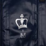 Detalle del logotipo de corona plateada en el paletero Hurricane Pro 4.0 Black Crown